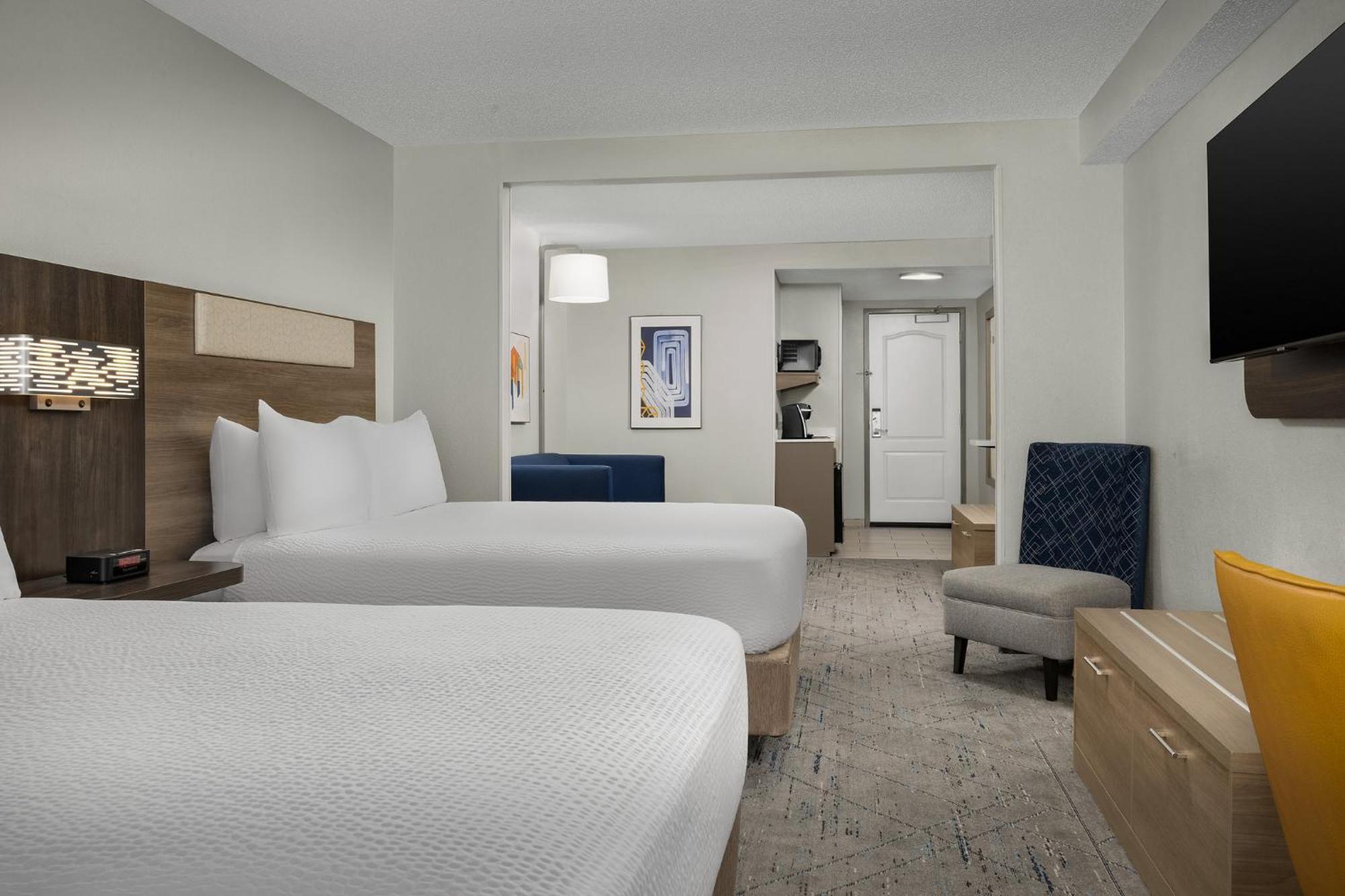 Holiday Inn Express Hotel & Suites Greensboro - Airport Area By Ihg Екстер'єр фото