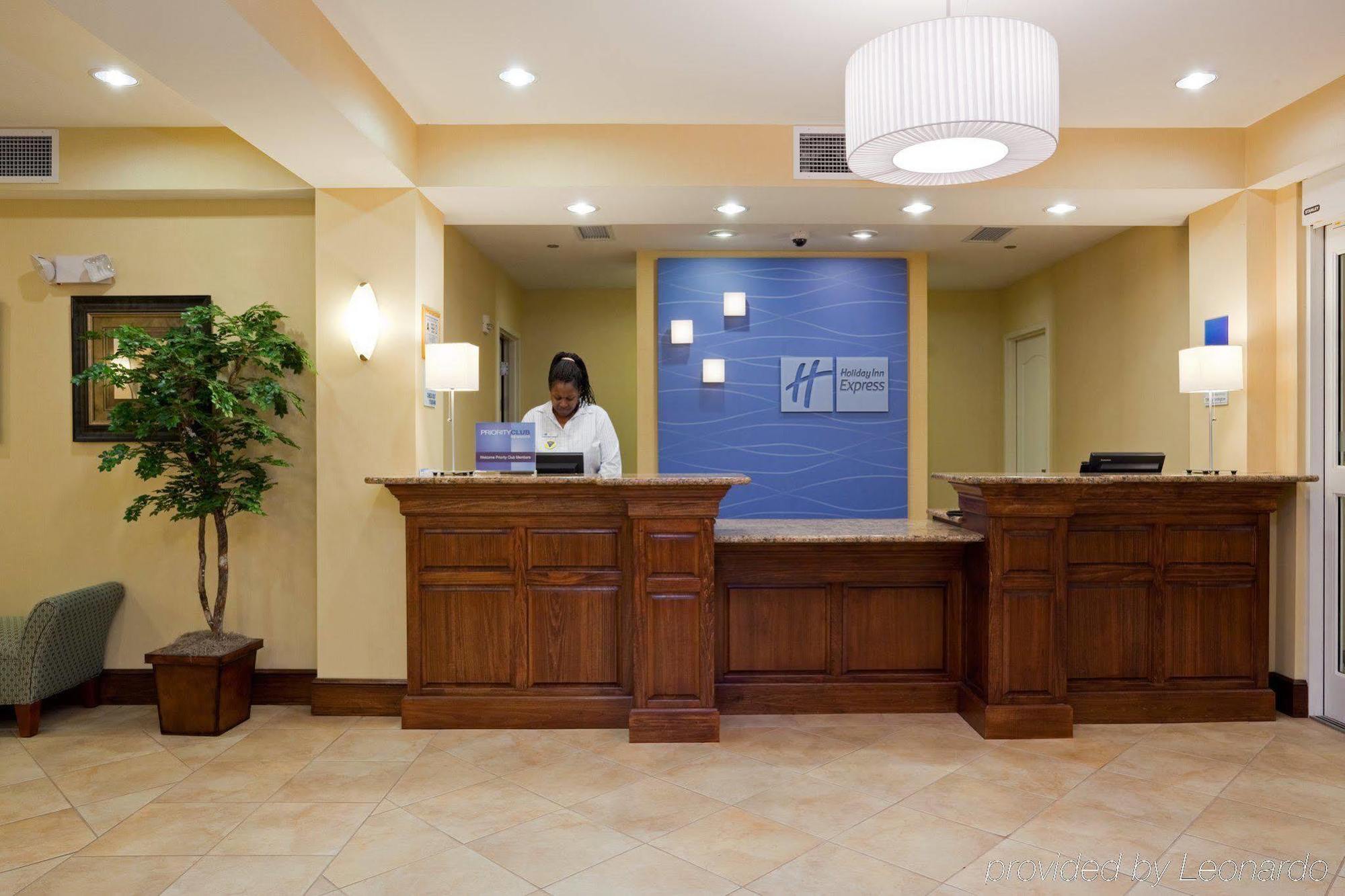 Holiday Inn Express Hotel & Suites Greensboro - Airport Area By Ihg Екстер'єр фото
